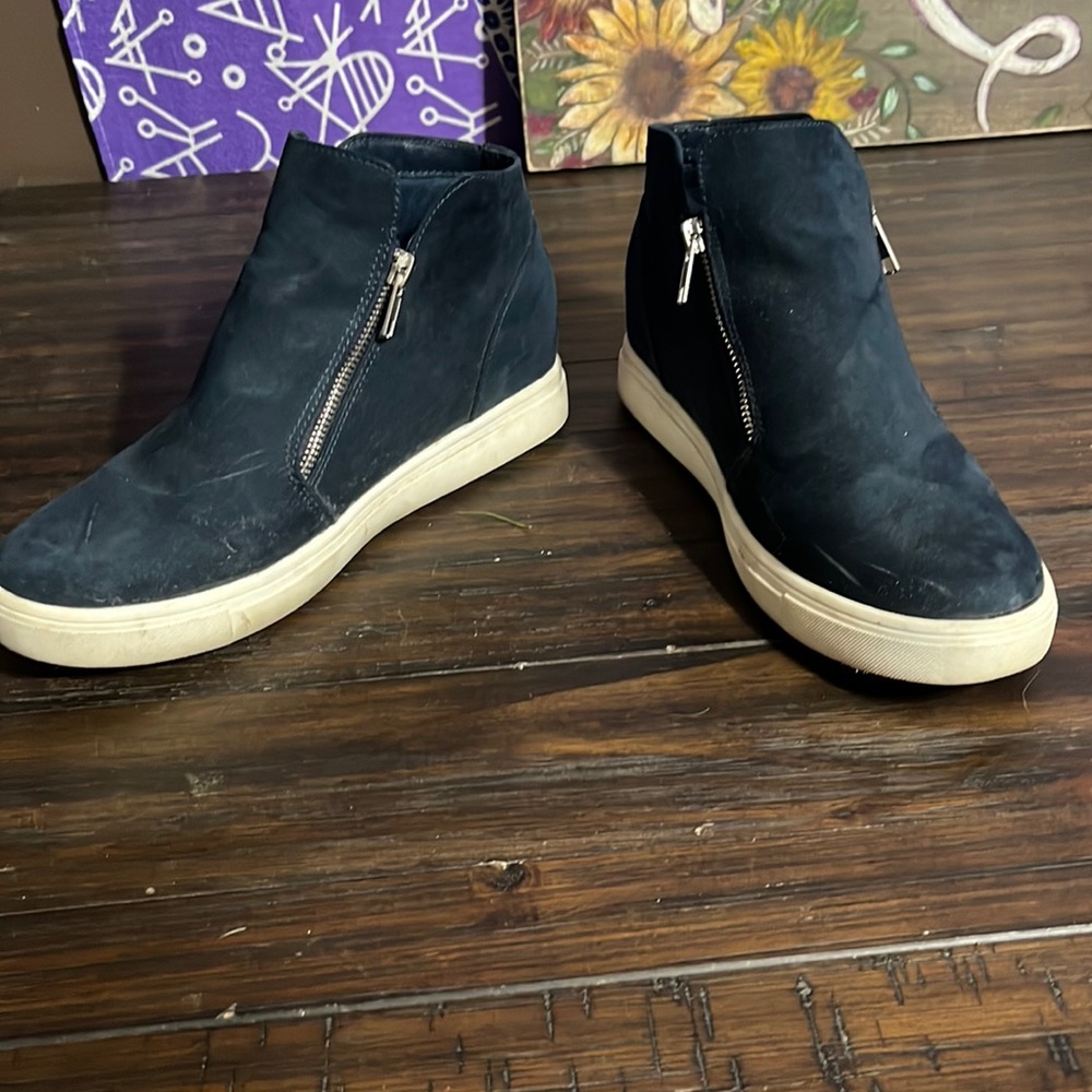 Platform sneakers